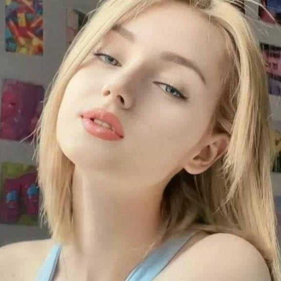 Ariel  Mills